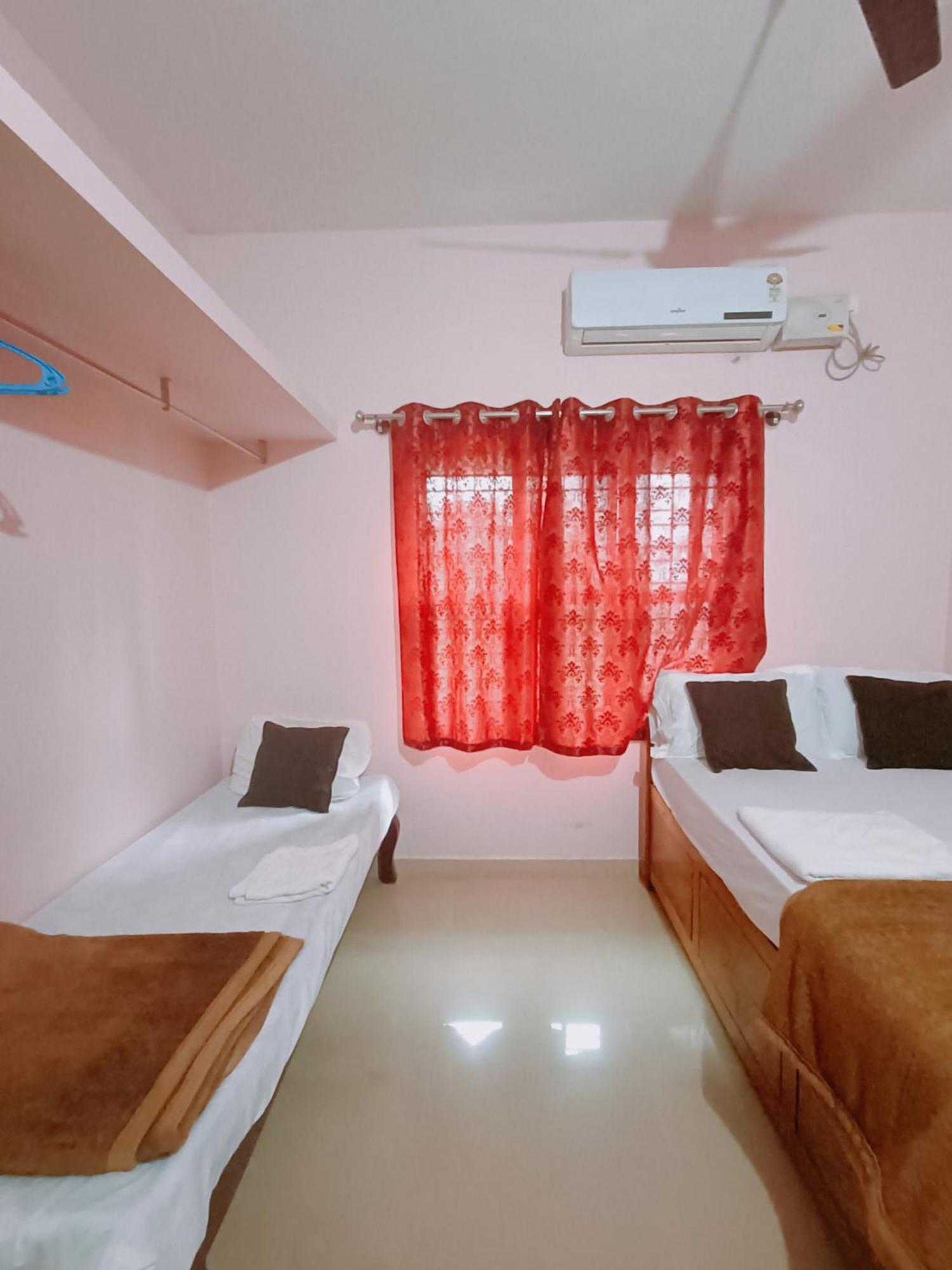Maanyatha Home Stay Манипала Стая снимка