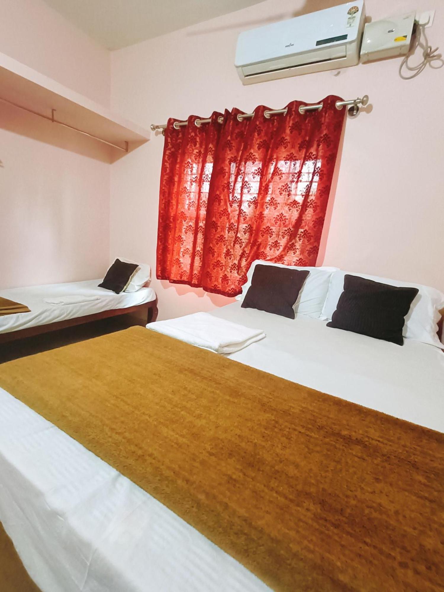 Maanyatha Home Stay Манипала Стая снимка