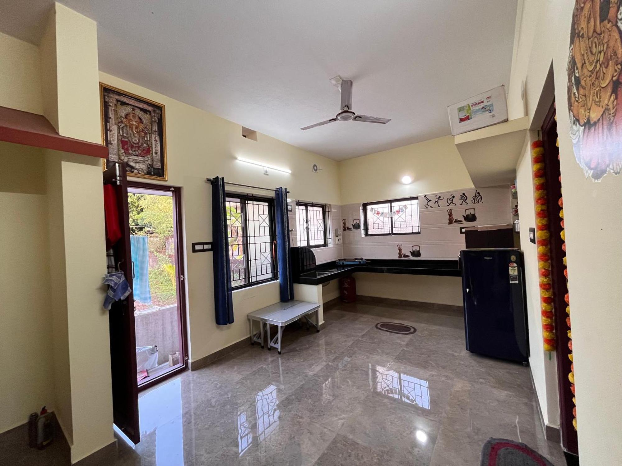 Maanyatha Home Stay Манипала Стая снимка